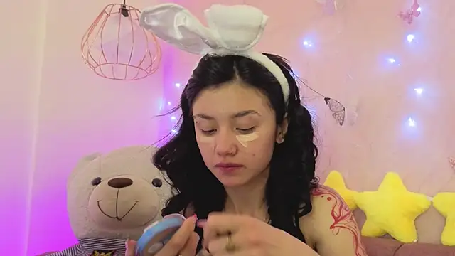 april bennett online show from 15, 12, 2025