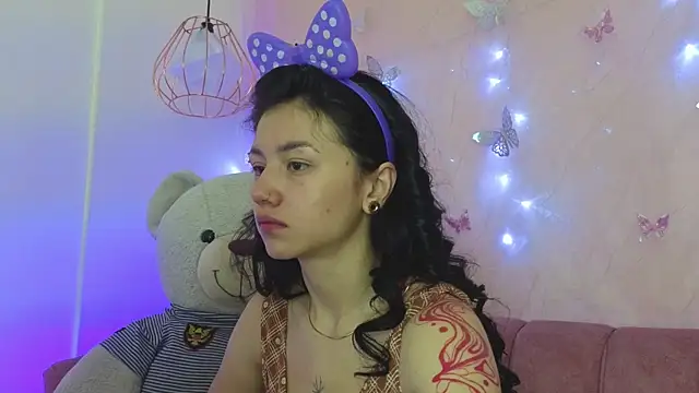 april bennett online show from 4, 12, 2025