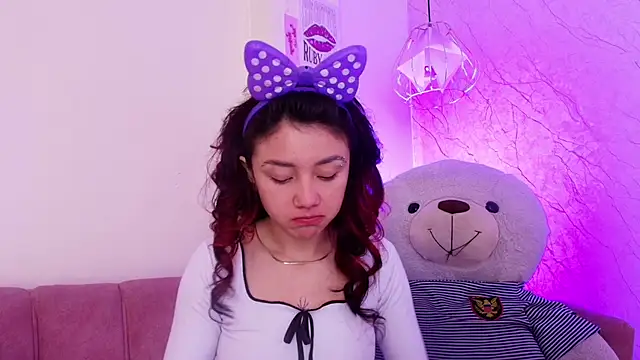 Snapshot of april_bennett chatting on 17, 10, 2025 april bennett online show from 17, 10, 2025