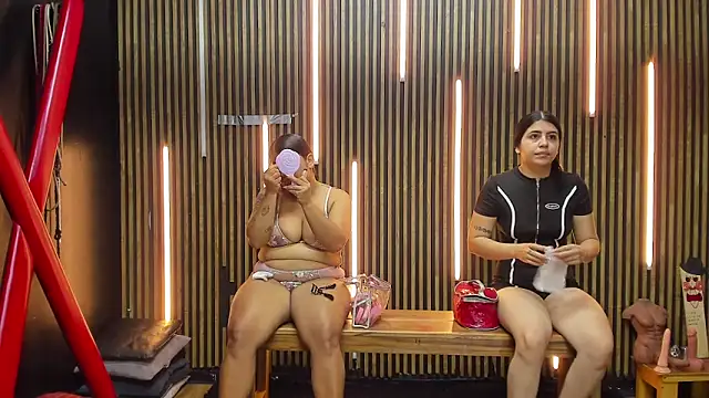 VantablackBDSMShow  online show from 21, 4, 2026