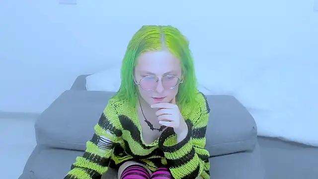 kaya meoow online show from 4, 10, 2025