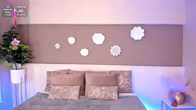 Snapshot of VictoriaShelby chatting on 26, 11, 2025 VictoriaShelby online show from 26, 11, 2025