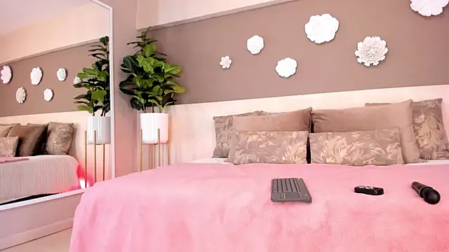 VictoriaShelby online show from 14, 2, 2026