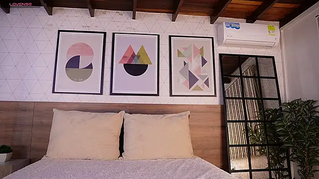 VictoriaShelby online show from 23, 4, 2026