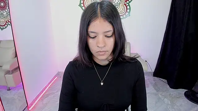 Snapshot of Candy_fox_19 chatting on 23, 6, 2026 Candy fox 19 online show from 23, 6, 2026