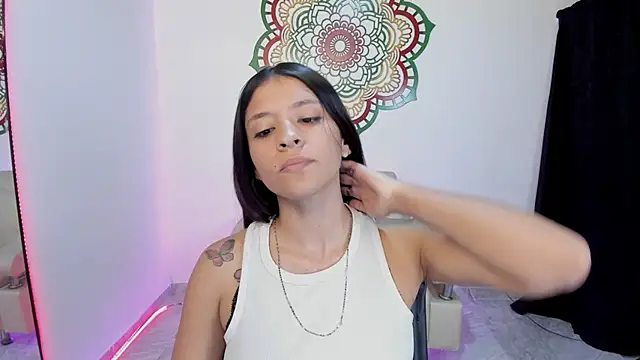 Snapshot of Candy_fox_19 chatting on 22, 7, 2026 Candy fox 19 online show from 22, 7, 2026