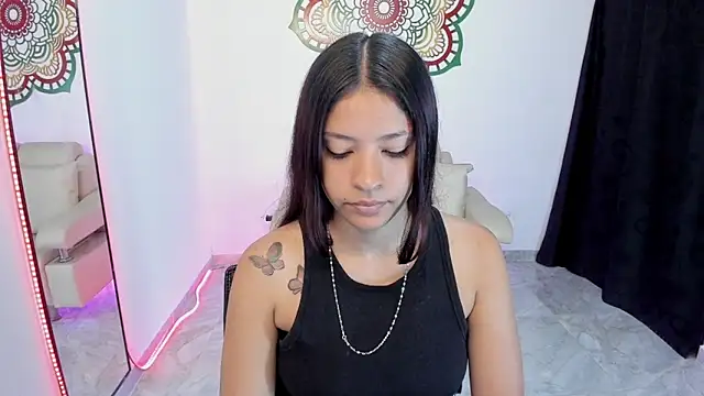Snapshot of Candy_fox_19 chatting on 30, 4, 2026 Candy fox 19 online show from 30, 4, 2026