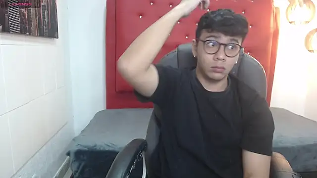 Snapshot of titanxero chatting on 24, 10, 2025 titanxero online show from 24, 10, 2025