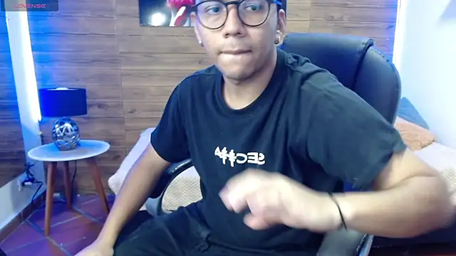 Snapshot of titanxero chatting on 19, 10, 2025 titanxero online show from 19, 10, 2025