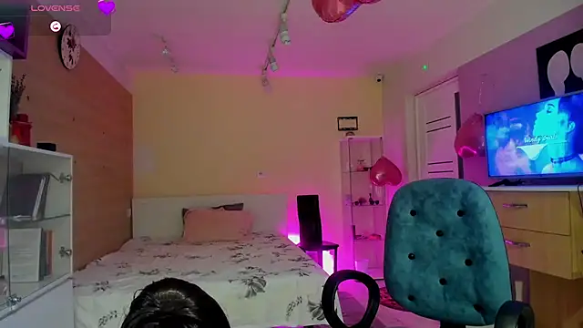 dark summer online show from 24, 3, 2026