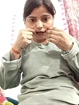 Hot-Pooja25 online show from 7, 1, 2026