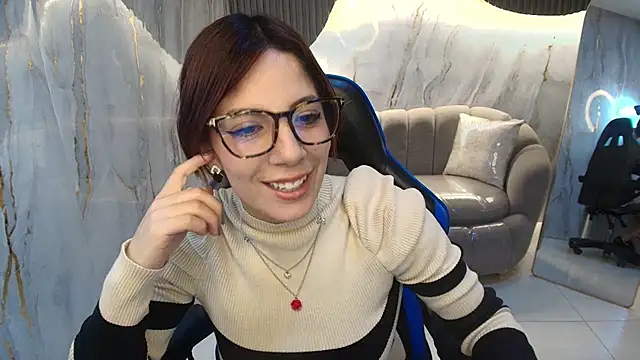 nadia r  online show from 10, 7, 2026