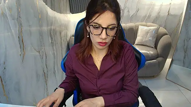 nadia r  online show from 17, 7, 2026