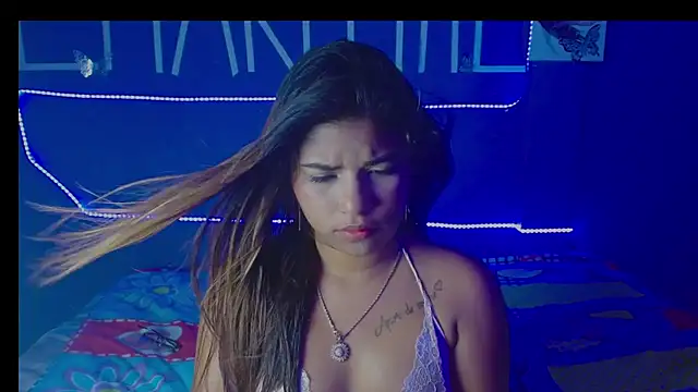 Snapshot of carito-08 chatting on 18, 10, 2025 carito-08 online show from 18, 10, 2025