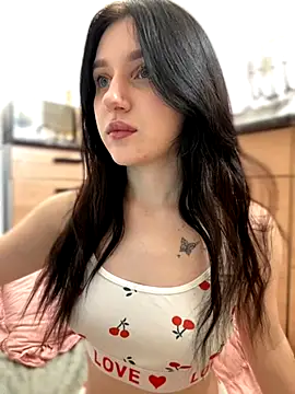 Cuddlies Lili online show from 1, 10, 2025