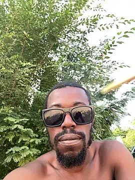 Snapshot of toy-boyluv chatting on 21, 9, 2025 toy-boyluv online show from 21, 9, 2025