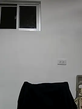 Snapshot of Daniela-rosee chatting on 5, 10, 2025 Daniela-rosee online show from 5, 10, 2025