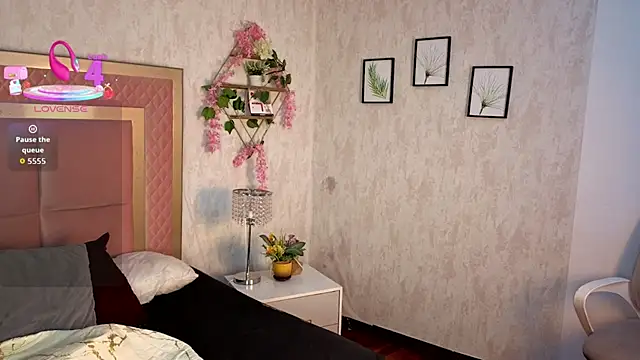 Snapshot of RobinBennett chatting on 30, 11, 2025 RobinBennett online show from 30, 11, 2025