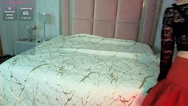 Snapshot of RobinBennett chatting on 22, 10, 2025 RobinBennett online show from 22, 10, 2025