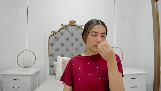 Skylerwhite02 online show from 10, 4, 2026