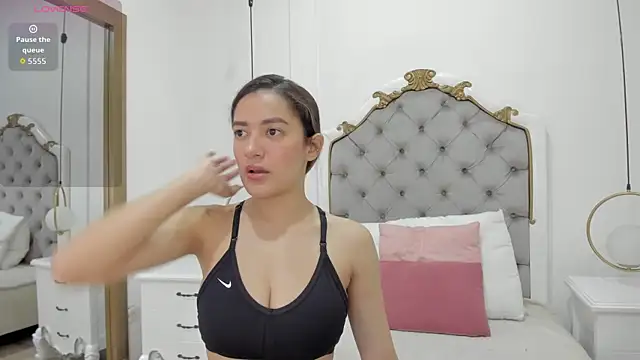 Skylerwhite02 online show from 21, 4, 2026