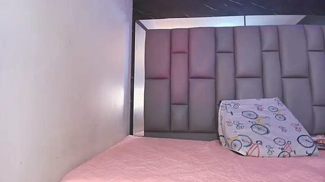 kissme luna online show from 18, 11, 2025