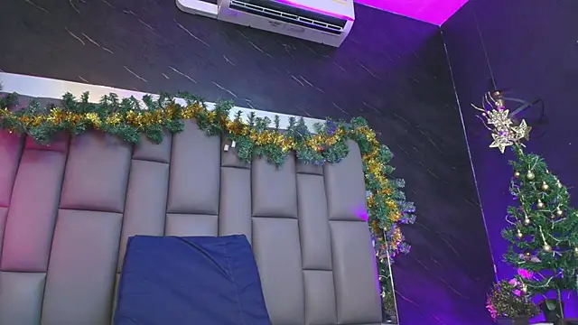 kissme luna online show from 4, 12, 2025