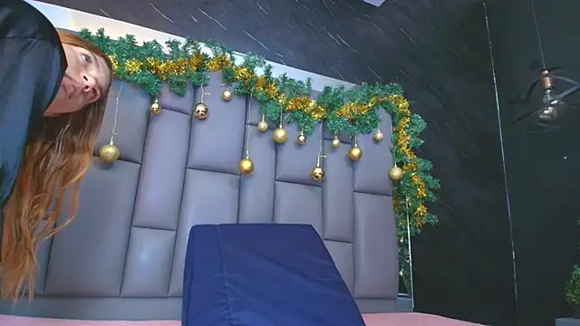 kissme luna online show from 18, 12, 2025