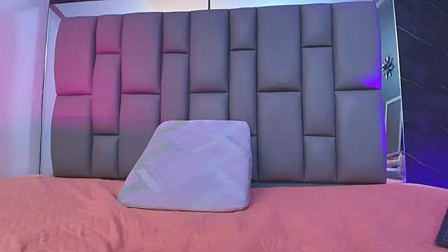 kissme luna online show from 18, 10, 2025