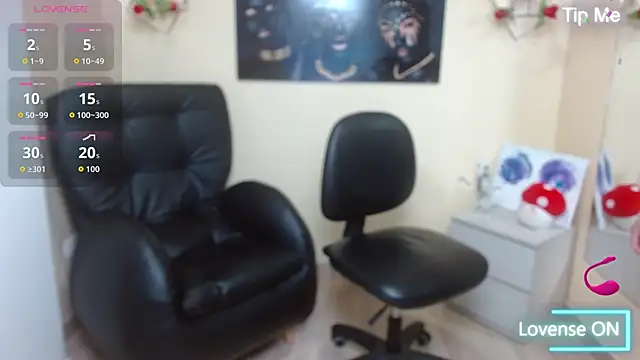 Bom BomXX online show from 2, 11, 2025