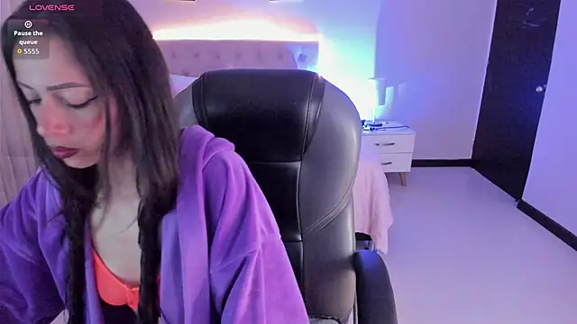 Mariam Lopez   online show from 31, 3, 2026