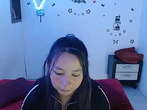 Snapshot of Mia2xsmith chatting on 8, 11, 2025 Mia2xsmith online show from 8, 11, 2025