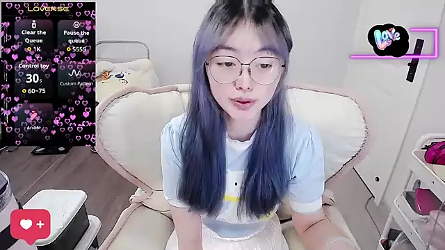 baby-yaya20 online show from 18, 12, 2025