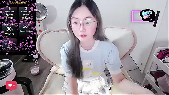 baby-yaya20 online show from 19, 3, 2026