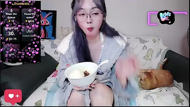 Snapshot of baby-yaya20 chatting on 27, 10, 2025 baby-yaya20 online show from 27, 10, 2025