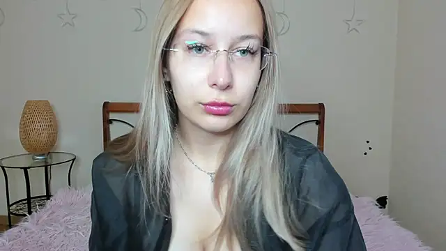 Snapshot of dina_sunshine chatting on 5, 10, 2025 dina sunshine online show from 5, 10, 2025