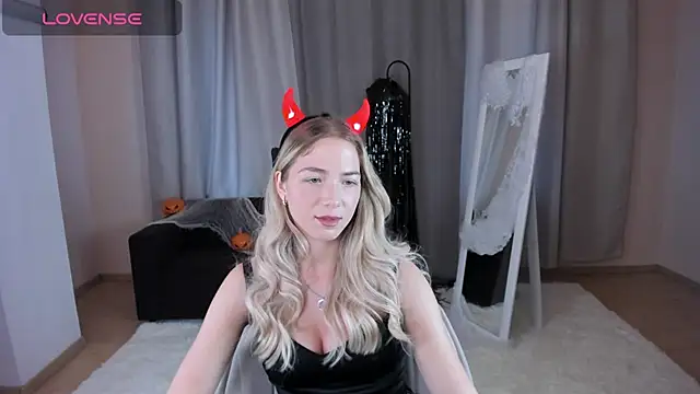 Susan Mimi online show from 30, 10, 2025