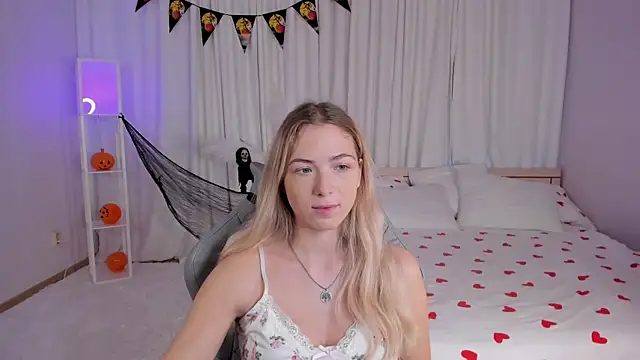 Susan Mimi online show from 6, 11, 2025