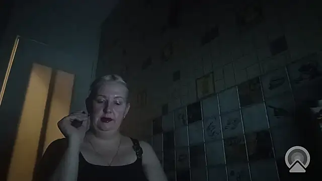 Snapshot of Feyrinn chatting on 12, 6, 2026 Feyrinn online show from 12, 6, 2026
