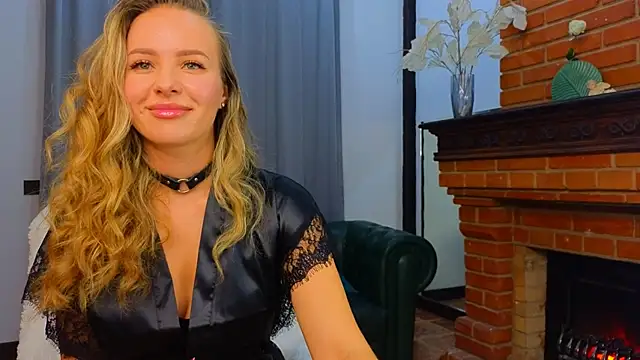 Hloya Mei online show from 15, 10, 2025