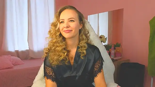 Hloya Mei online show from 11, 10, 2025