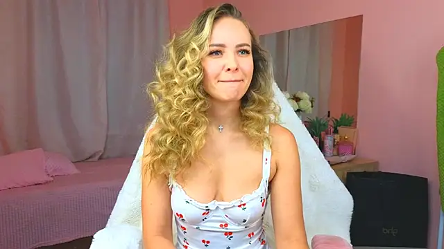 Hloya Mei online show from 13, 10, 2025