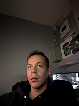 Snapshot of dimitryivanovv chatting on 5, 10, 2025 dimitryivanovv online show from 5, 10, 2025