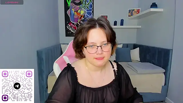 Snapshot of Mila__Cutee chatting on 19, 10, 2025 Mila Cutee online show from 19, 10, 2025