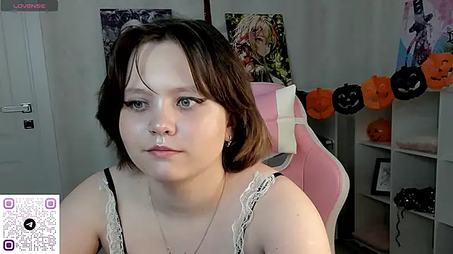 Snapshot of Mila__Cutee chatting on 29, 10, 2025 Mila Cutee online show from 29, 10, 2025