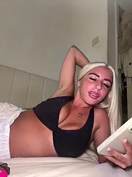 Snapshot of BlondeBetty chatting on 10, 6, 2026 BlondeBetty online show from 10, 6, 2026