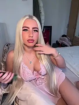 Snapshot of BlondeBetty chatting on 17, 3, 2026 BlondeBetty online show from 17, 3, 2026