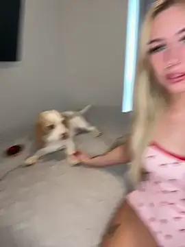 SexySaraxxoo online show from 17, 4, 2026