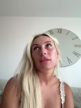 SexySaraxxoo online show from 21, 7, 2026