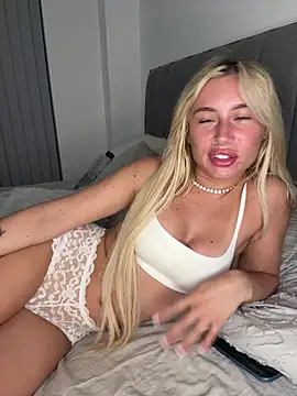 SexySaraxxoo online show from 16, 6, 2026
